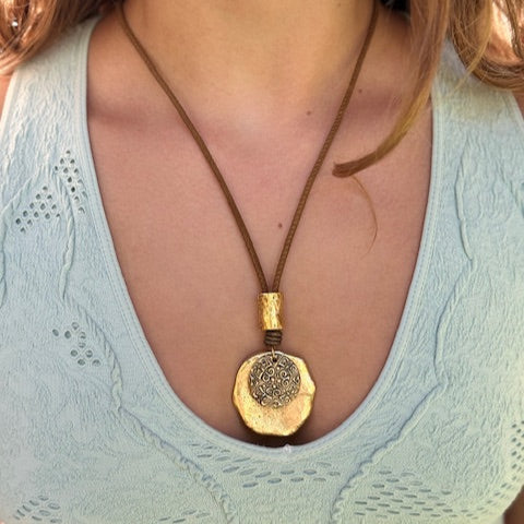 Jessie Convertible Brown Napa Leather Necklace – Gold Plated Medallion