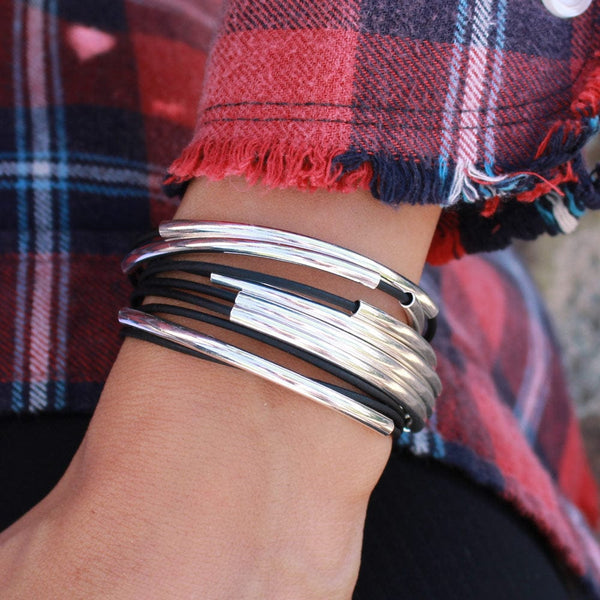 lizzy-classic-4-strand-black-