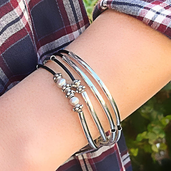 Charming Black Leather Wrap Bracelet – Pearls & Heart Clasp