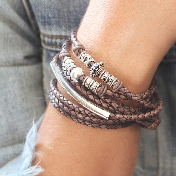 エリートブレスレット Naomi Braided Brown Leather Wrap Bracelet - Lizzy James
