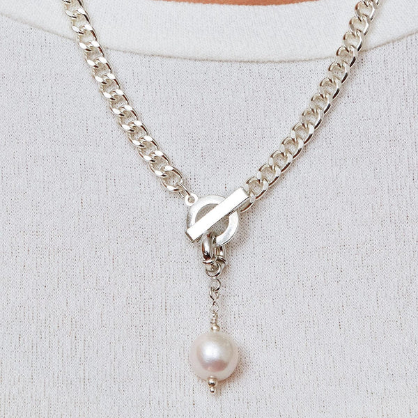 Glendora Silver Chain Necklace with Toggle Clasp and Pearl Pendant 16 inch