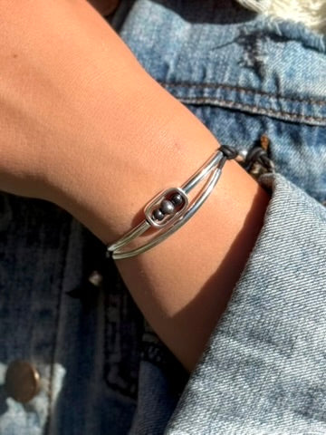 Elara Silver and Black Adjustable Bracelet With Pearls