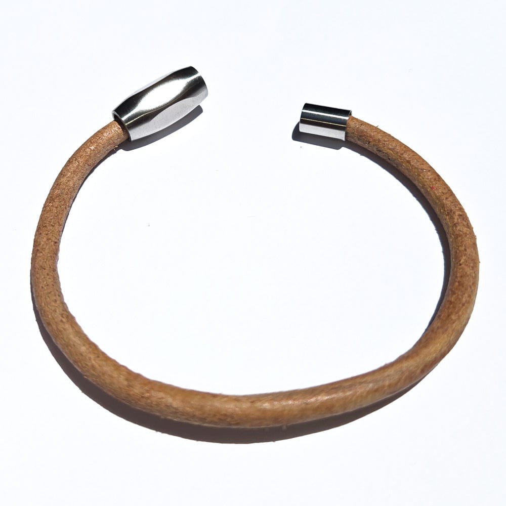 Ellis tan leather men&#39;s bracelet with magnetic clasp