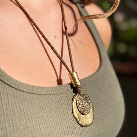 Jessie Convertible Brown Napa Leather Necklace – Gold Plated Medallions