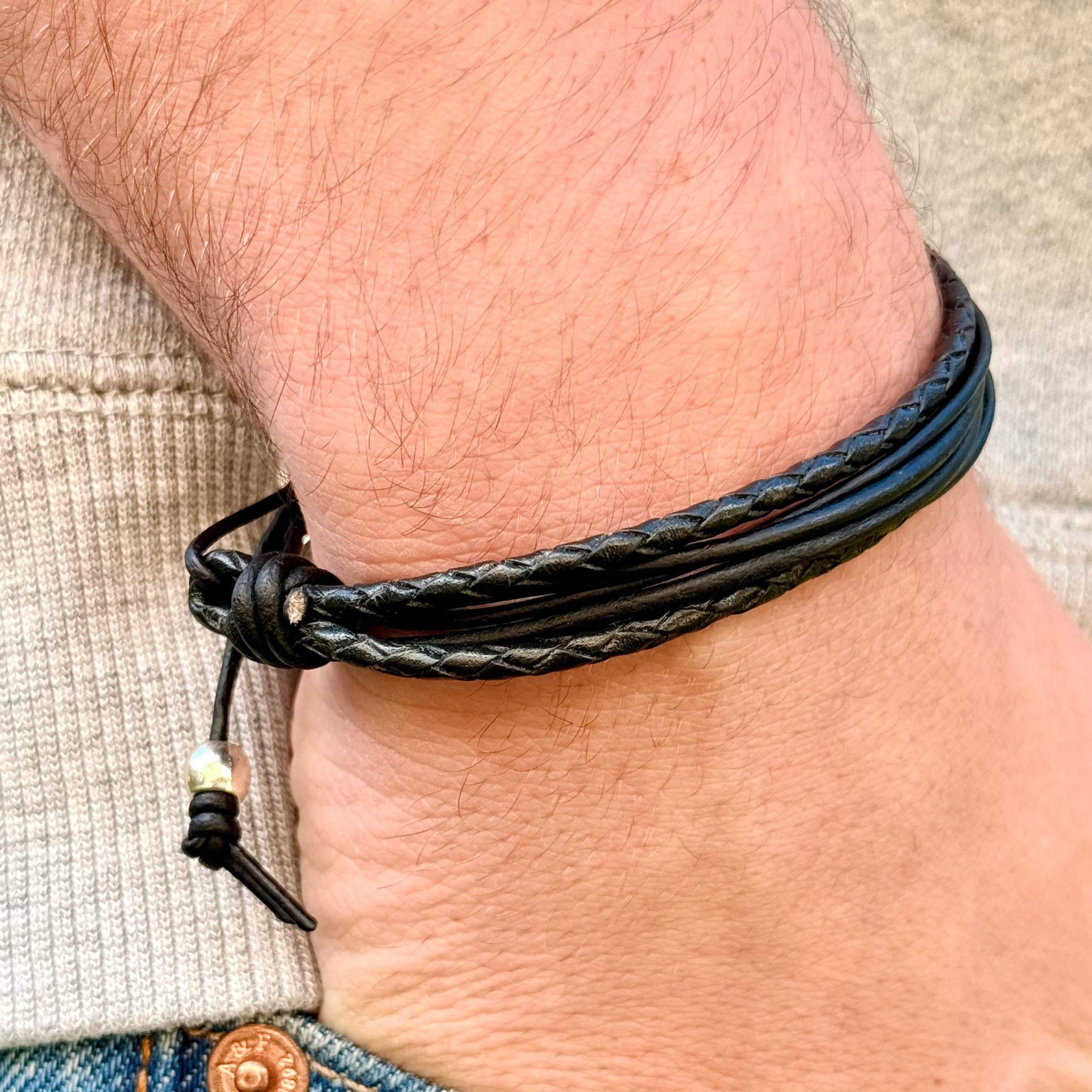 kmrii leather bracelet ブレスレット KMRii ケムリ 2401-AC05 BC-Rhino 02 – KMRii OFFICIAL ONLINE STORE