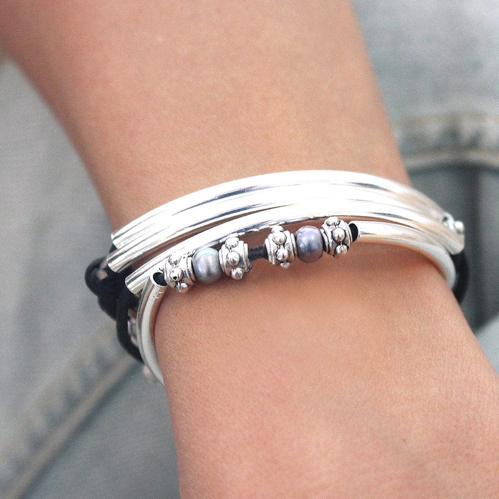 Charming Silver and Black Leather Wrap Bracelet with Pearls