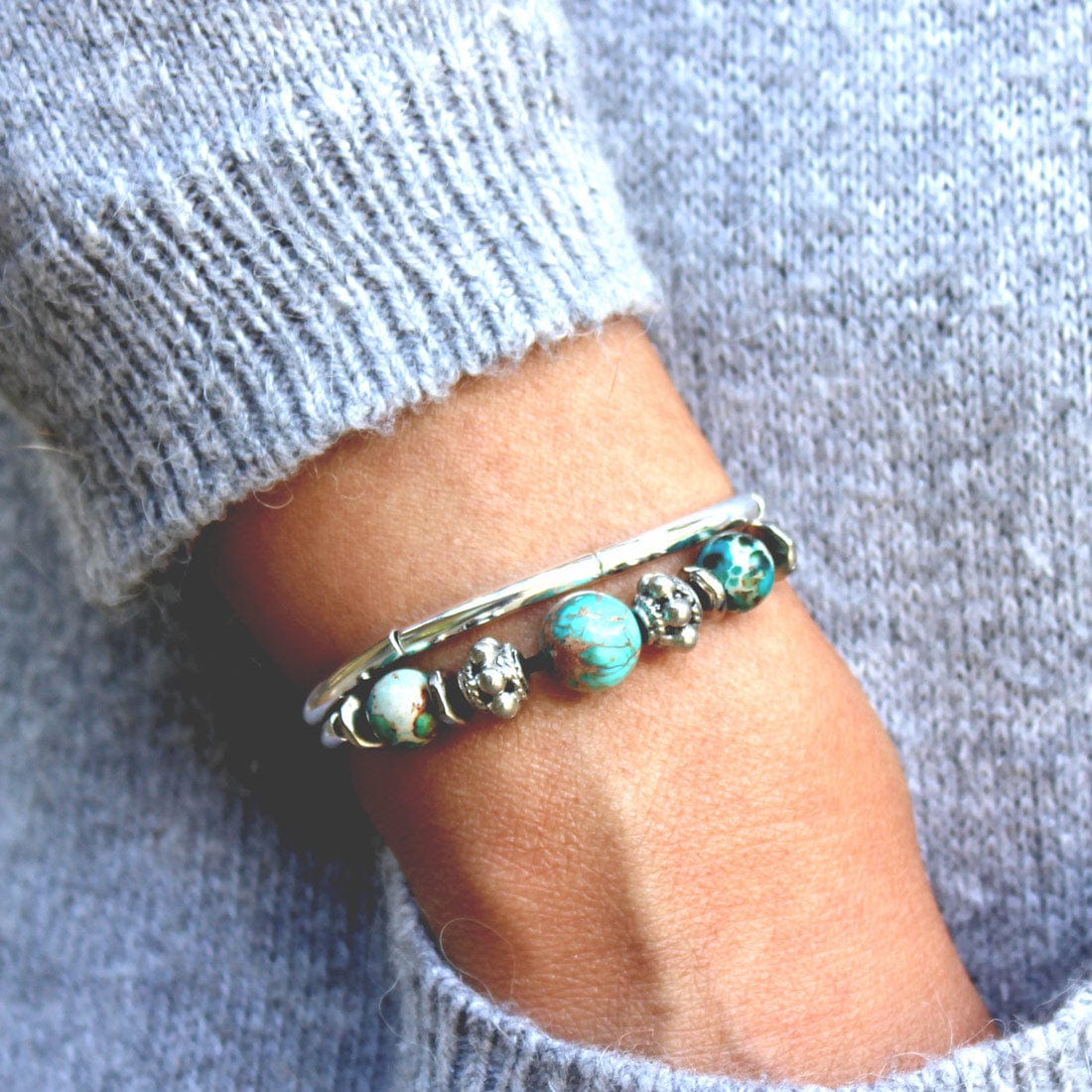 Basil silver adjustable bracelet with turquoise beads